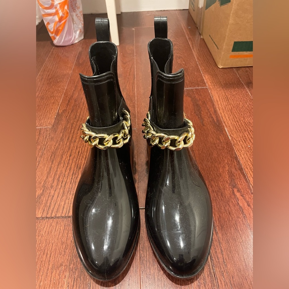 Black cute rain boots